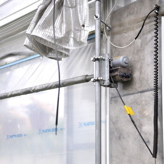 Poza cu Macara electrică - pentru ventilarea laterală a solarului GEO